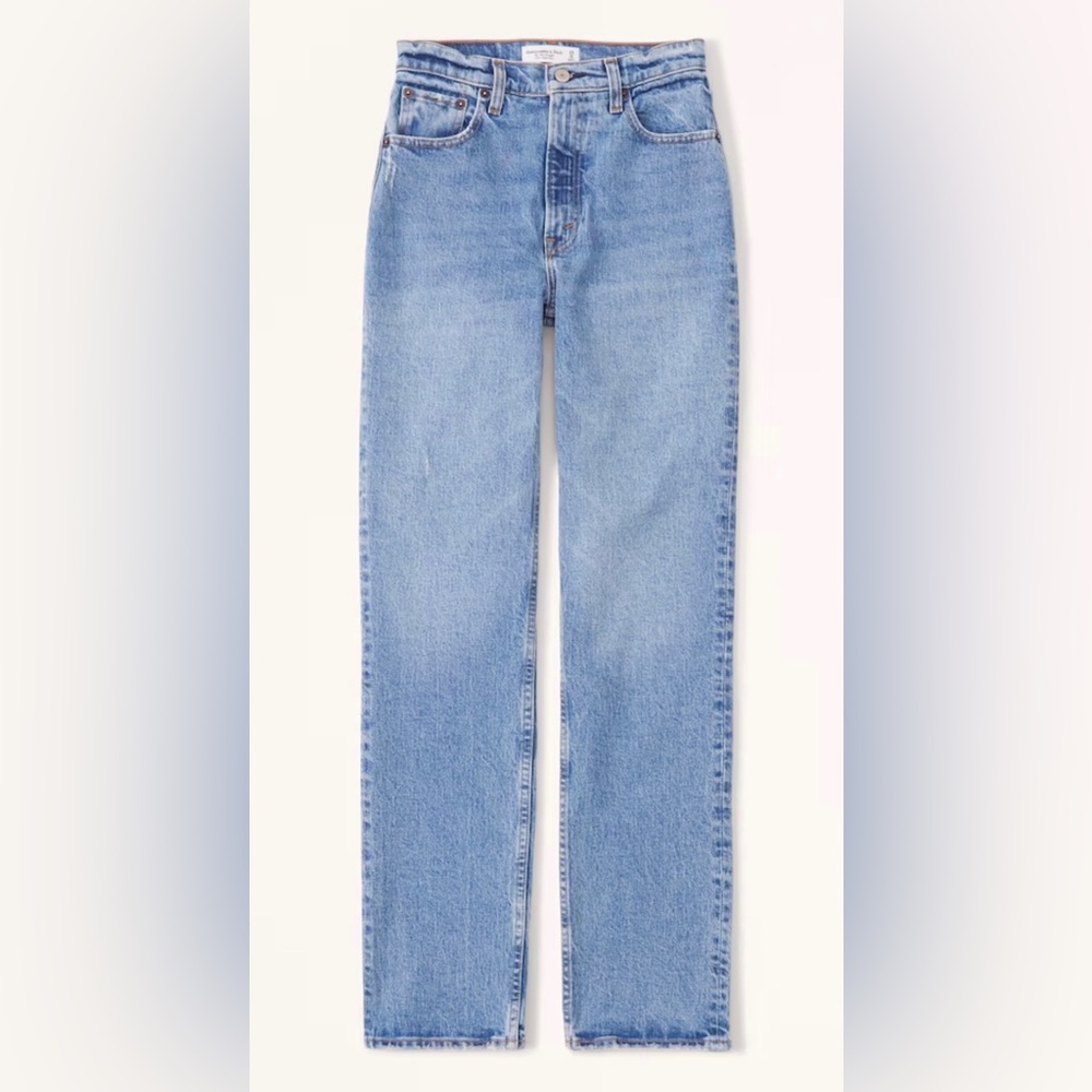 Abercrombie & Fitch Ultra High Rise 90s Straight Jean in Medium Wash